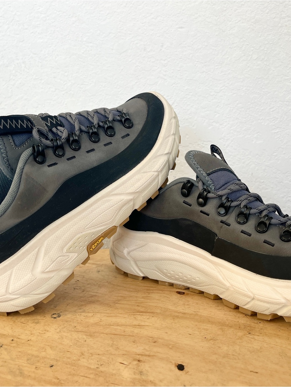 Hoka Tor Summit Hiking Shoe Asteroid Satelite Grey / Orbit Black Vibram Gum Sole